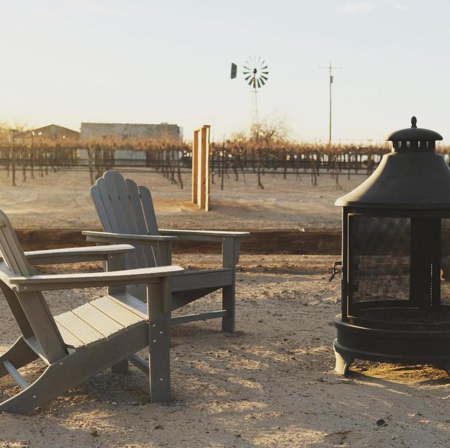 אמרגוסה וואלי Tarantula Ranch Campground & Vineyard Near Death Valley National Park מראה חיצוני תמונה